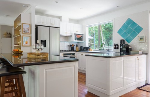 Tootgarook House | La Boheme | Coastal Chic Retreat 5mins Peninsula Hot Springs