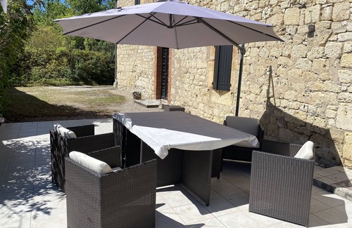 Livers-Cazelles House | La Bonnetie - Beautiful stone cottage with pool