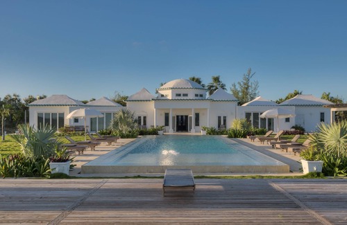 North Palmetto Point Apartment | La Bougainvillea Boutique Hotel - Garden view Suite with 2 queens