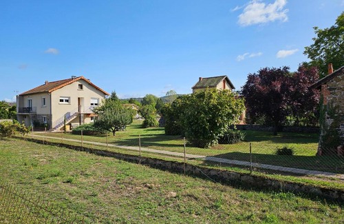 Langeac Apartment | LA BOURZEDE