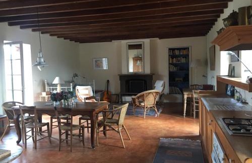 Aizenay House | La Brionniere