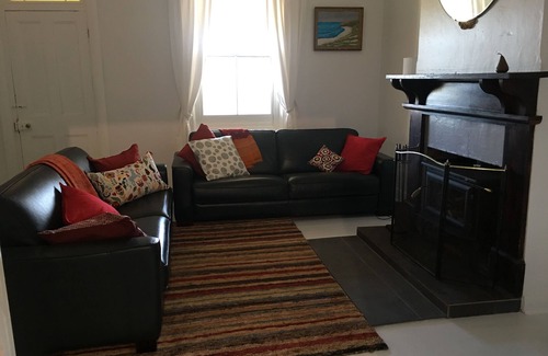 American River House | La Brisa. Beautiful stone cottage with water views
