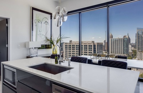 Midtown Apartment | La Brise by Atlanta Luxury Rentals
