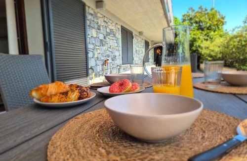 Como Apartment | La BuCa - in Como - Complete apartment, 150 sq m - Private covered parking - Private terrace - Fully equipped kitchen - Two large bedrooms