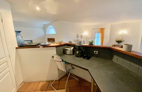 Saint-Jean-de-Vedas Villa | La Bucolique-Villa in the heart of greenery!