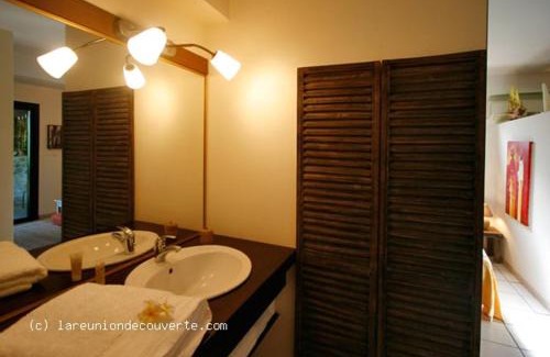 L'Etang-Sale Apartment | La Buddha Case