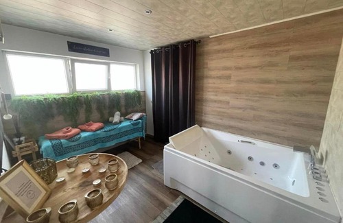 Frameries Apartment | La bulle à bonheur - Spa privatif