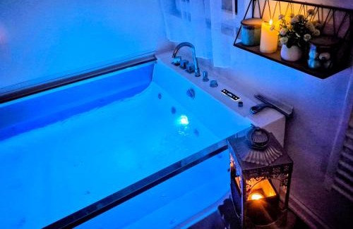 Epernay Apartment | La Bulle Bleue Jacuzzi