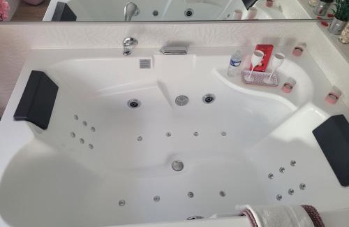 Calais Apartment | La bulle romantique