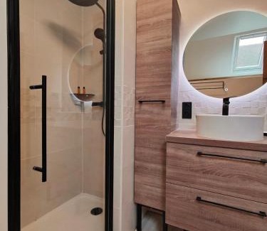 Bailleval House | LA BULLE ROMANTIQUE, Suite avec jacuzzi privatif