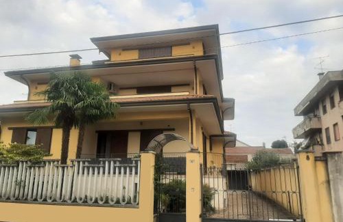Busto Arsizio Apartment | La BumBasina