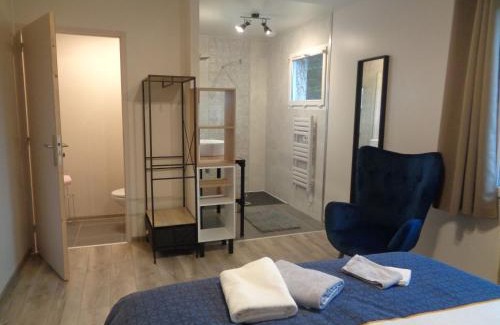 Saint-Gildas-des-Bois Bed & Breakfast | La Célest'han chambre d'hôte "Digital détox"