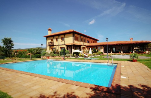 Ciruelos de Cervera House | La Calandria Villa, Ribera DUERO & RIOJA wine, 9BD, Pool, Padel, BBQ