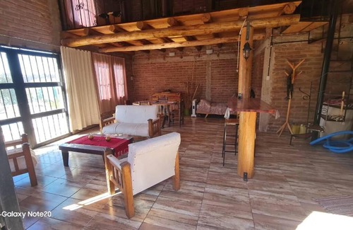 Guaymallen House | La cabaña de Mara y Beto