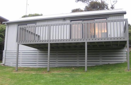 Pambula Beach House | La Cabane - 1 Bedroom Beachside Cottage