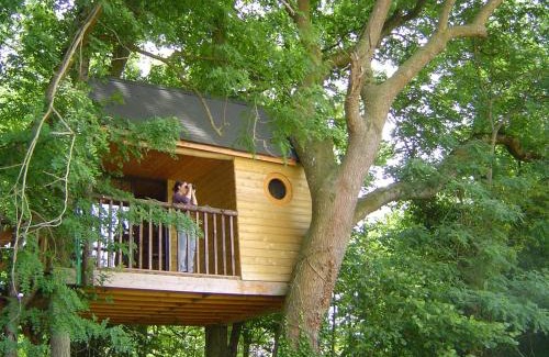 Outines House | La Cabane aux Secrets - Au Milieu de Nulle Part