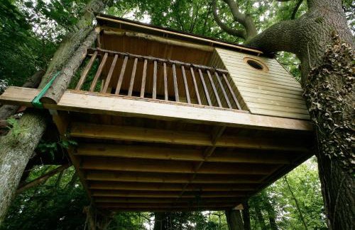Outines House | La Cabane aux Secrets - Au Milieu de Nulle Part