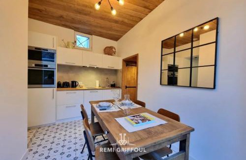 Honfleur Apartment | La Cabane de Champlain Terrace City Center 2 Guests