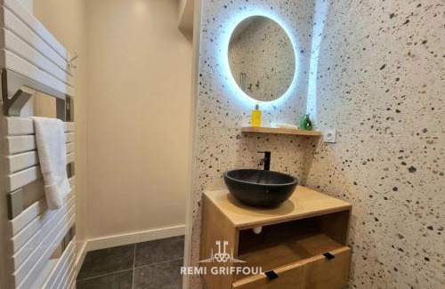 Honfleur Apartment | La Cabane de Champlain Terrace City Center 2 Guests