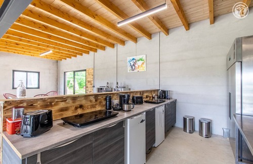 La Chapelle-Naude House | la Cabane de L'etang