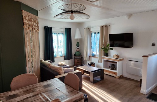 Froidfond House | La Cabane de Mègue
