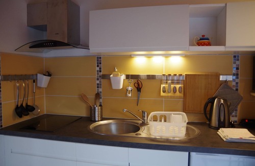 Saint-Alban-Leysse Cottage | LA CABANE DU JARDIN - INDEPENDENT GITE FOR 2 to 4 people