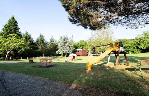 Chamberet House | La Cabane Forestière sleeps 4