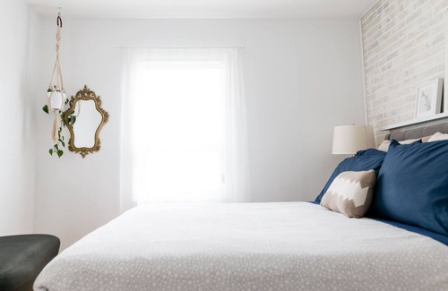 Winnipeg House | La Cabane Guesthouse- Cozy urban cabin feel in the French Quarter