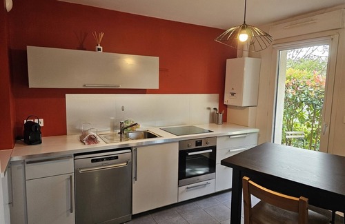 Genas Apartment | La Cabane-Loft-Garden view-Private Bathroom-Apartment