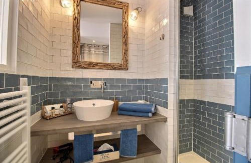 Saint-Pair-sur-Mer House | La Cabine De La Baie