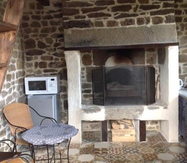 La Foret-Auvray House | La Cahute, gîte étape