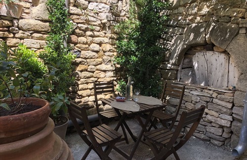 Euzet-les-Bains Apartment | La Calade. Gite in the historic heart of a medieval village.