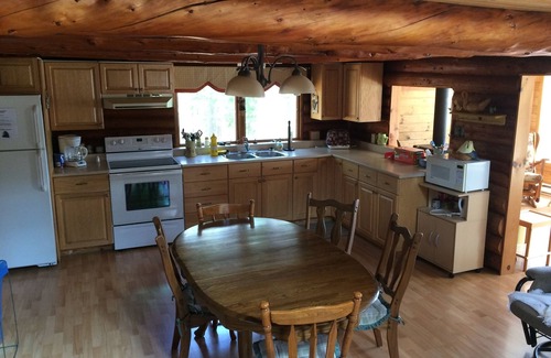 Cormierville Ski Chalet | La Camp on the river