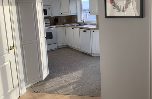 Laval Apartment | La Campagne en Ville au Bord de L'eau et aux Portes de Montréal !