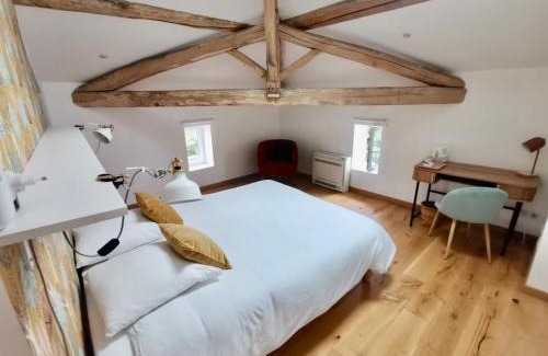 Sauveterre-Saint-Denis Bed & Breakfast | La Canolière - Chambre d'hôte Noémie