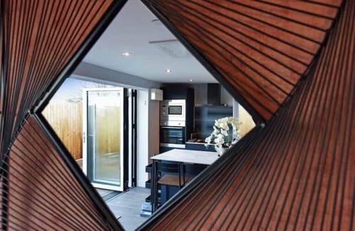 Merthyr Tydfil Apartment | La Cantera, South Wales.n(Close to Brecon and Bike Park Wales)
