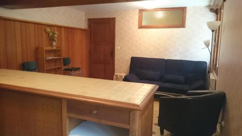 Savignac-les-Ormeaux Apartment | La Capelette