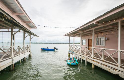 Big Creek Apartment | La Caribena Beach House- Bocas del Toro, Isla Colón, Panamá