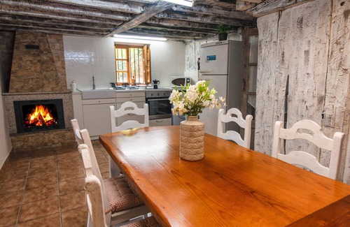 Fresnedo Cottage | La Carrozal: A Charming Refuge in Asturias