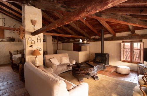 Rubielos de Mora House | La Casa Amarilla