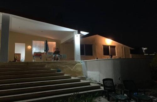 Chelem House | La Casa Amarilla Frente al Mar