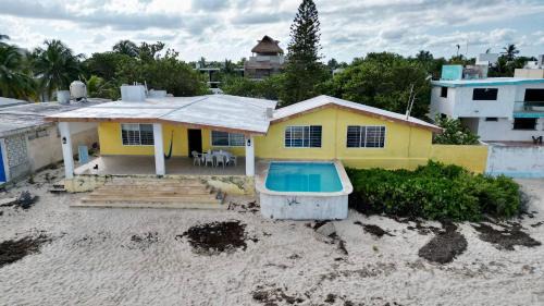 Chelem House | La Casa Amarilla Frente al Mar