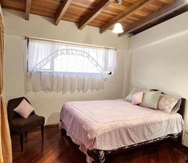 Parroquia Celiano Monge Apartment | La Casa Ambateña