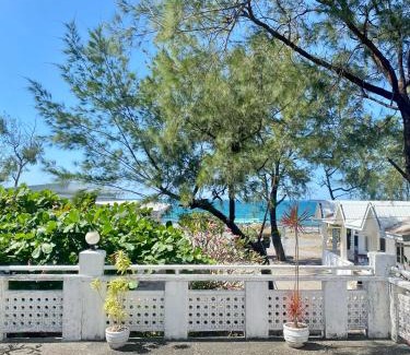 Binuclutan House | La Casa Blanca Binoclutan