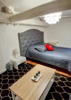 Janneyrias House | La Casa Blanca