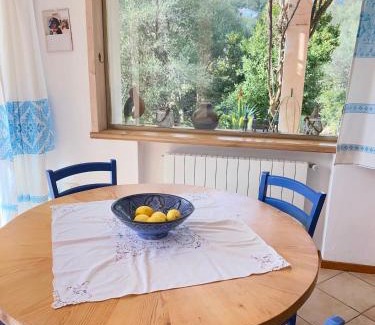 San Pantaleo House | La casa blu