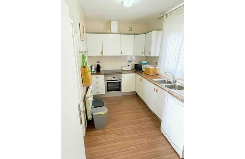 Lloret de Mar Villa | LA CASA BLUE🌅, enjoying Mediterranean lifestyle all year!