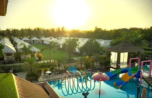 Palsana Hotel | La Casa Club and Resort