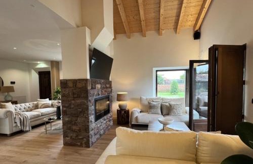 Carreno House | La Casa De Amparo