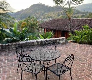Copan Ruinas Bed & Breakfast | La Casa de Cafe Bed and Breakfast